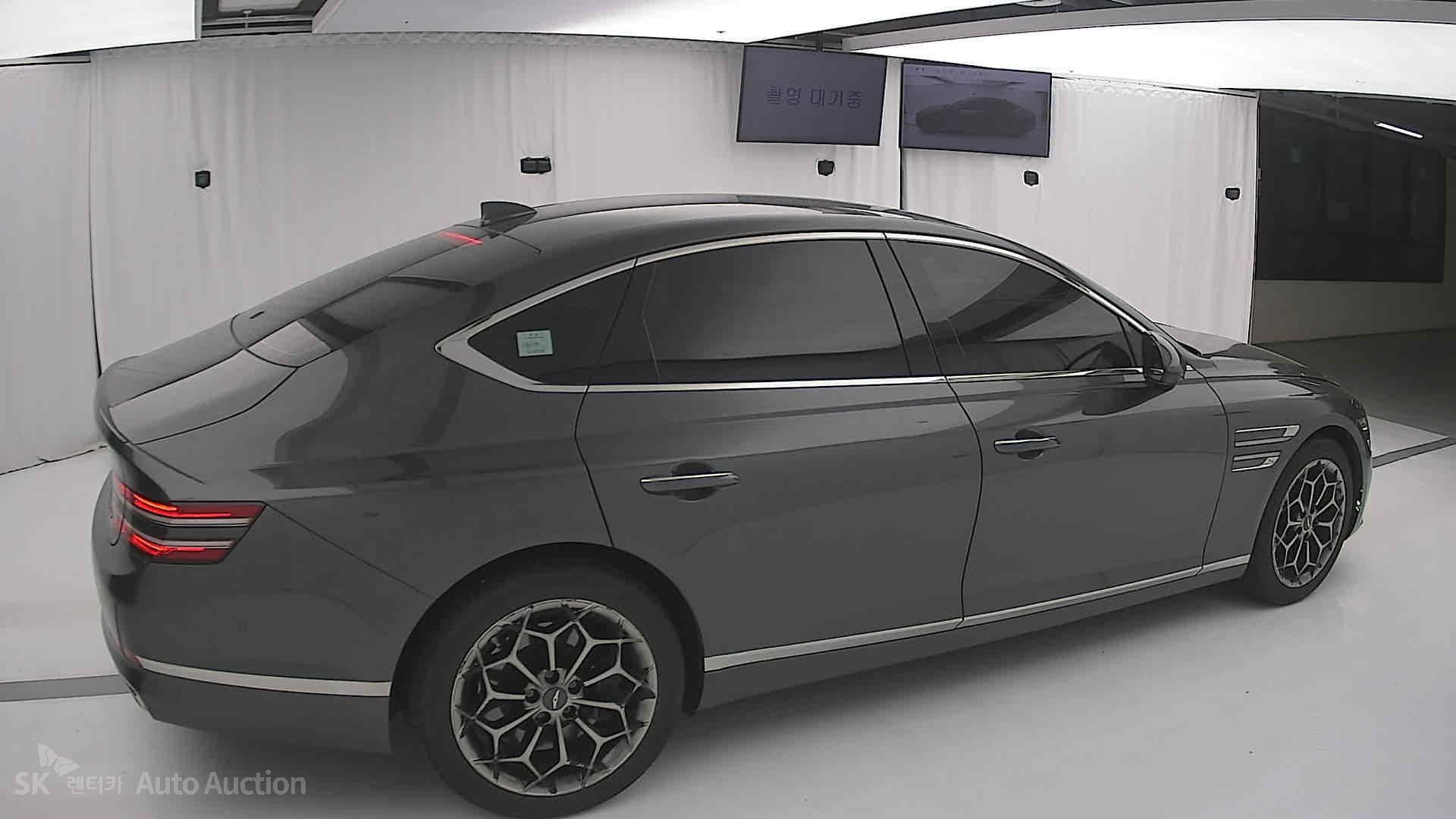 2021 - genesis g80