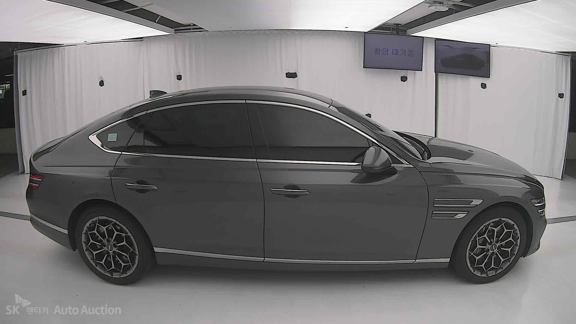 2021 - genesis g80