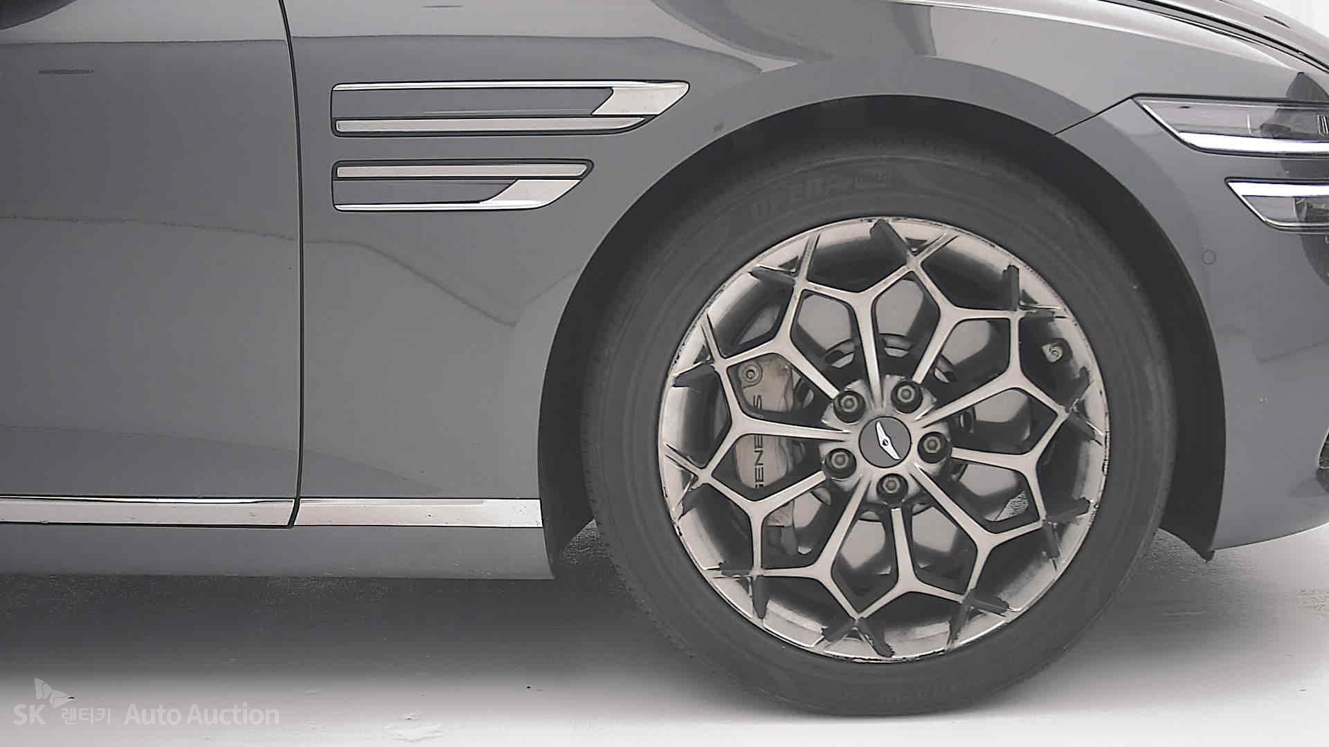 2021 - genesis g80