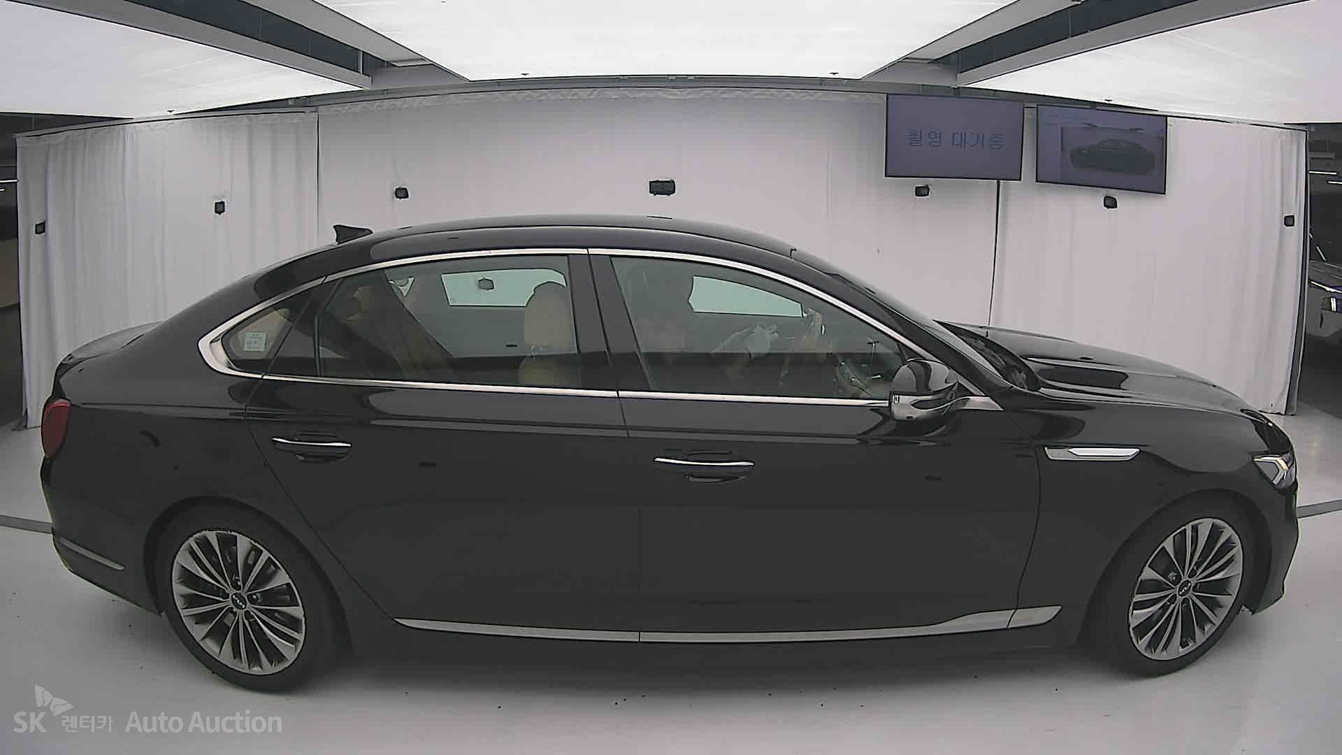2022 - kia k9
