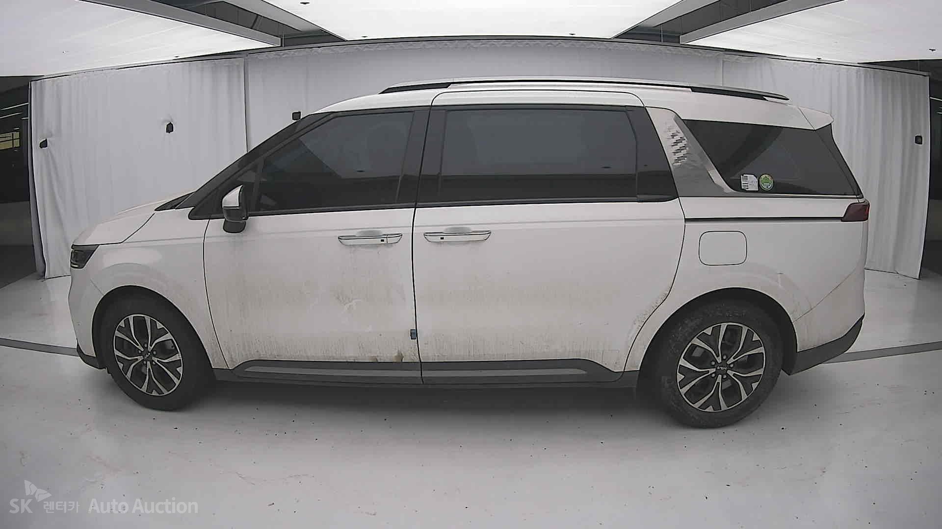 2023 - kia carnival