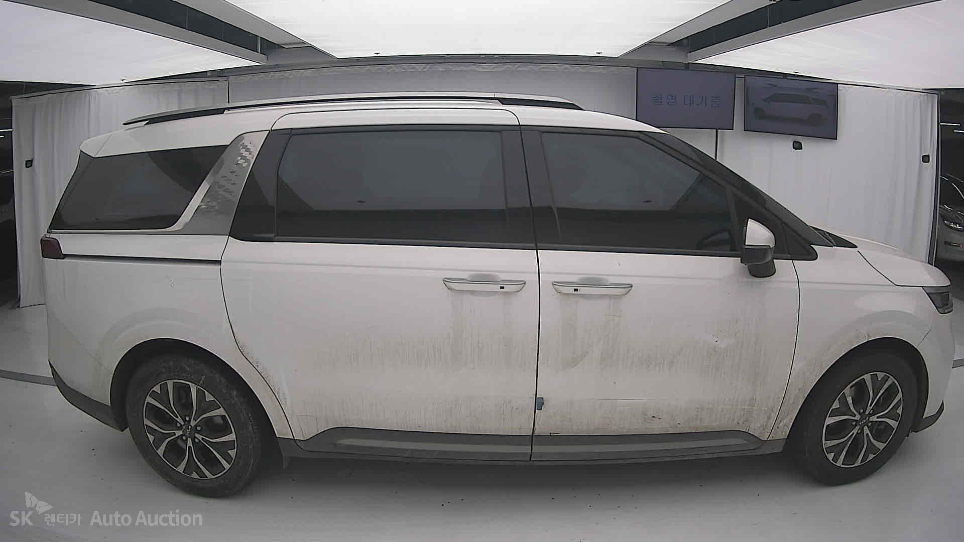 2023 - kia carnival