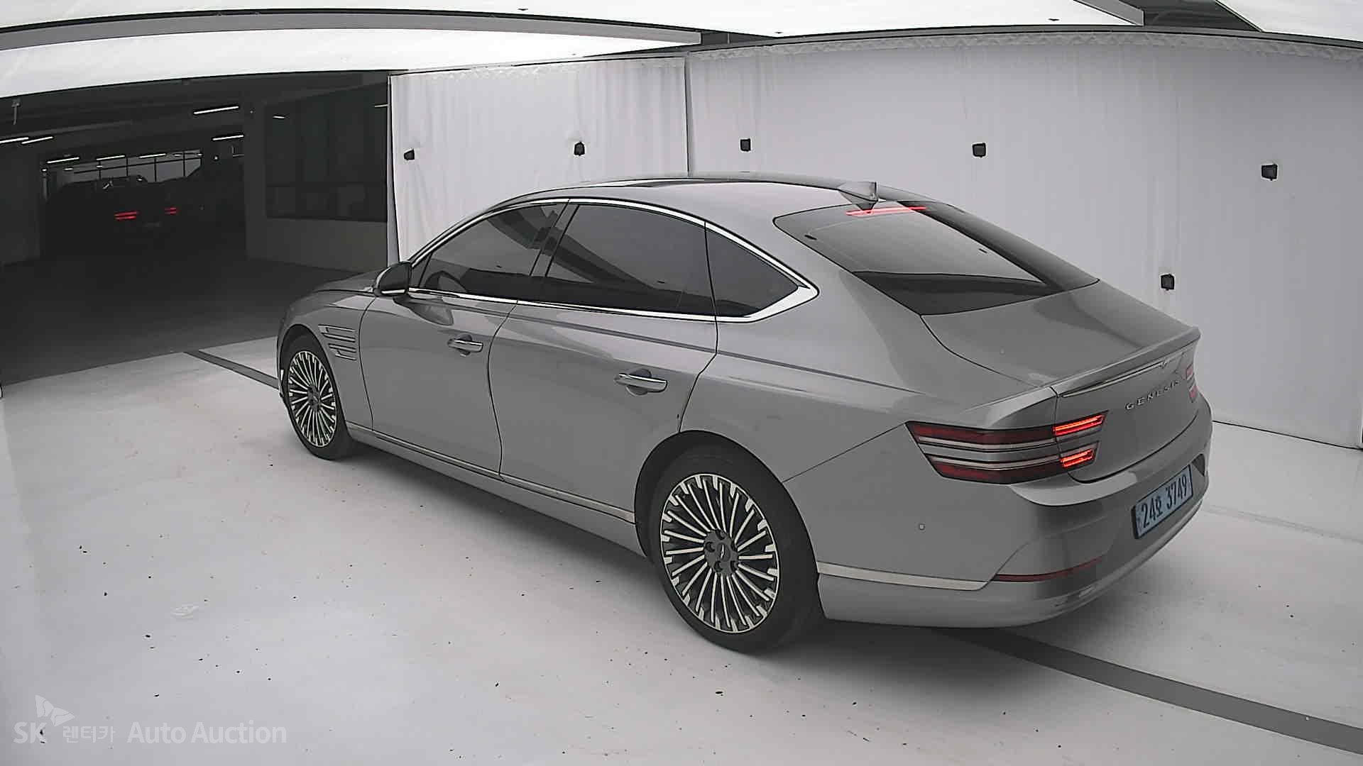 2022 - genesis eg80