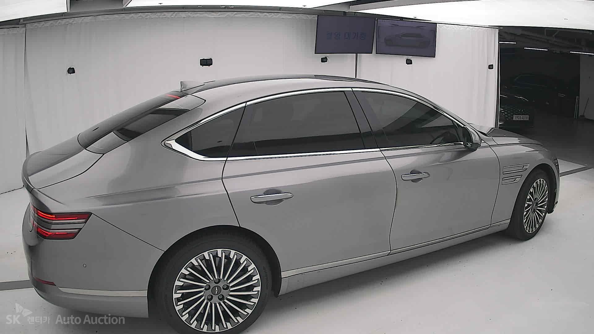 2022 - genesis eg80