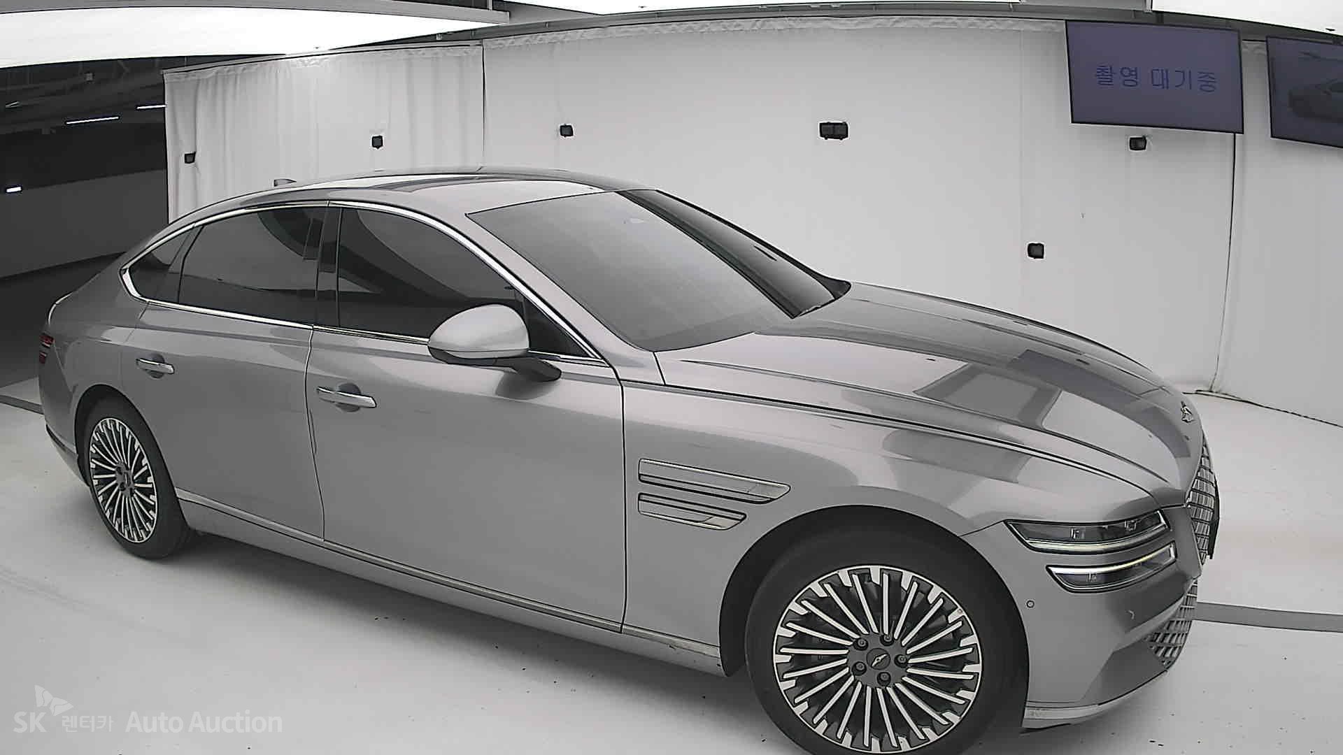 2022 - genesis eg80