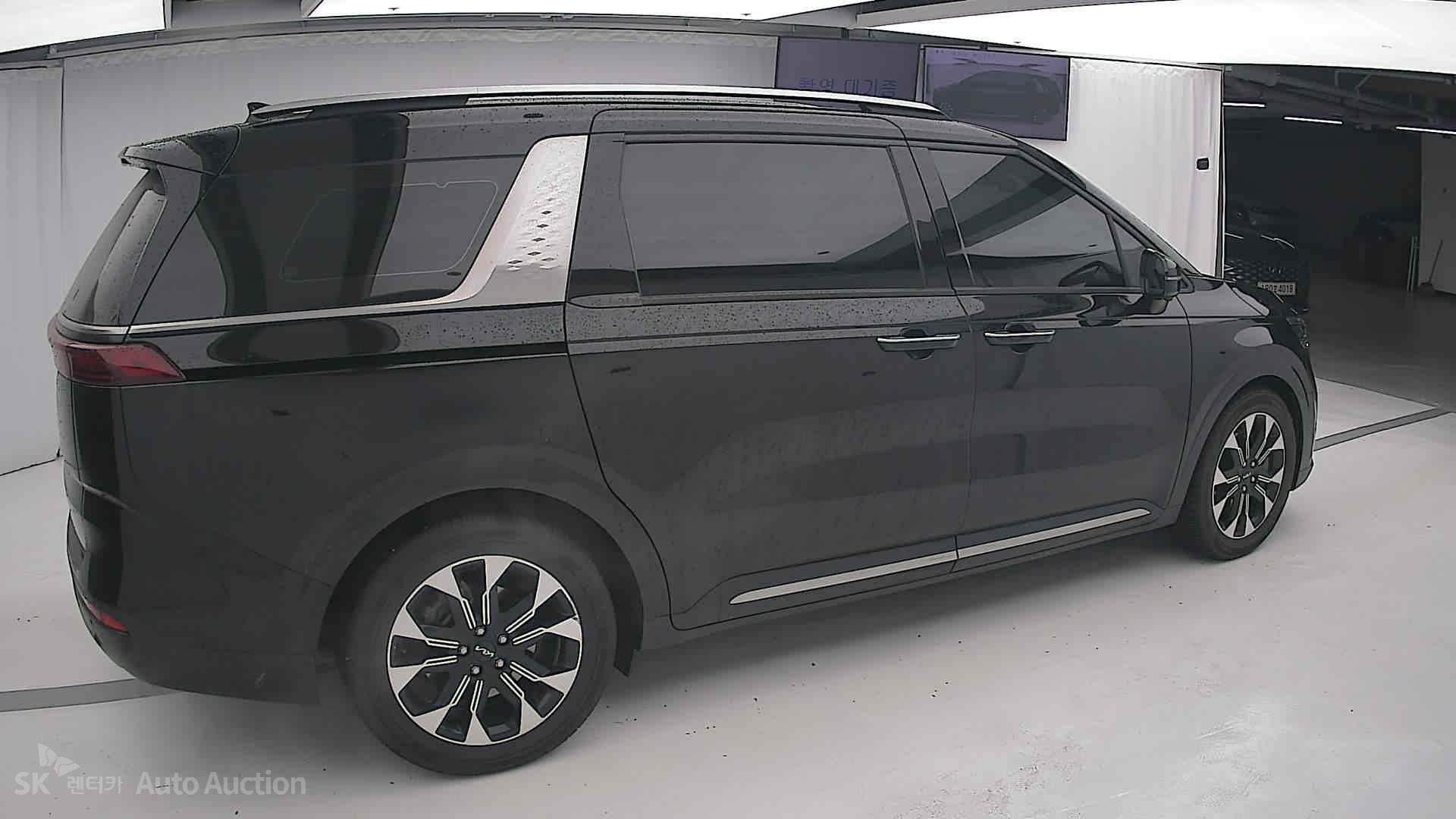 2022 - kia carnival