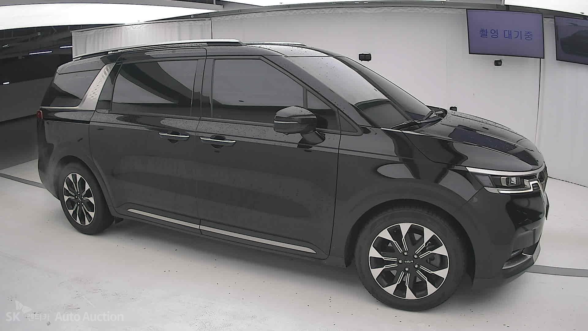 2022 - kia carnival