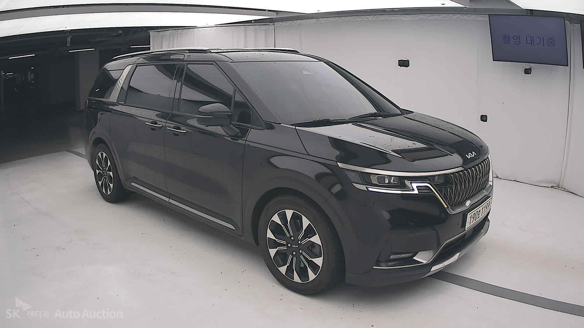 2022 - kia carnival