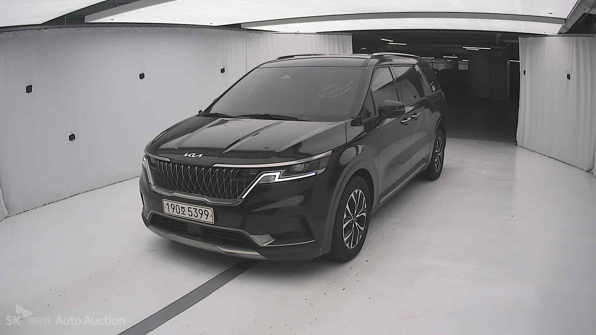 2023 - kia carnival