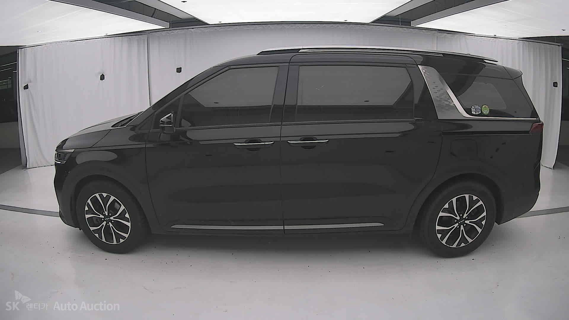 2023 - kia carnival