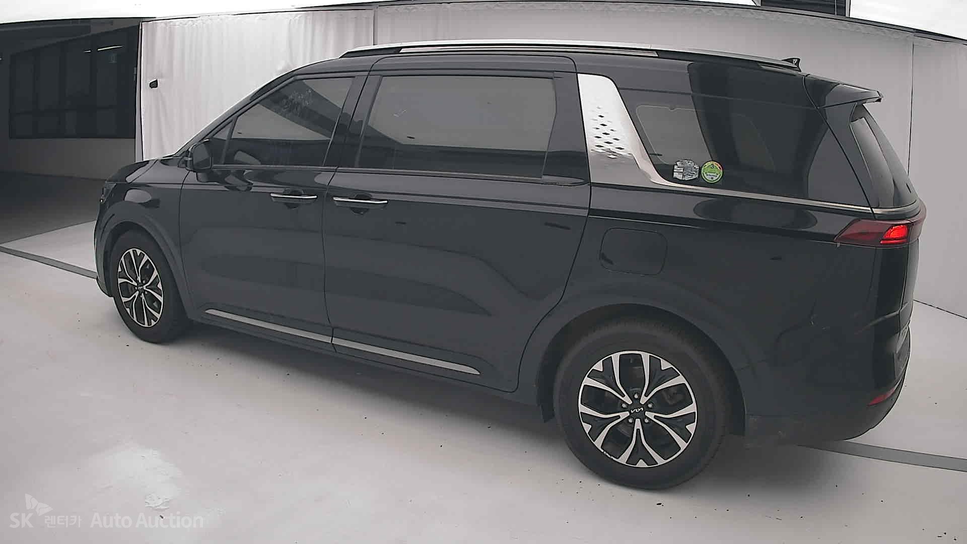 2023 - kia carnival