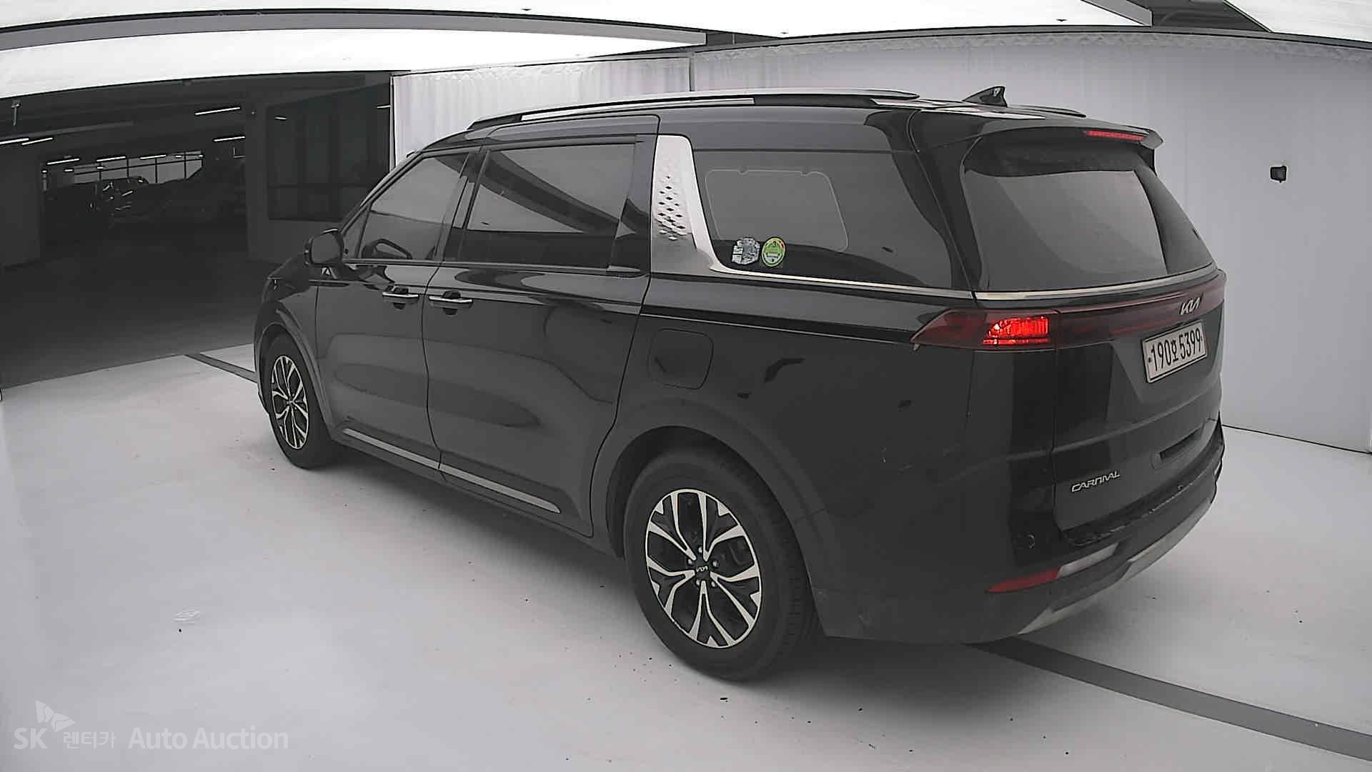 2023 - kia carnival