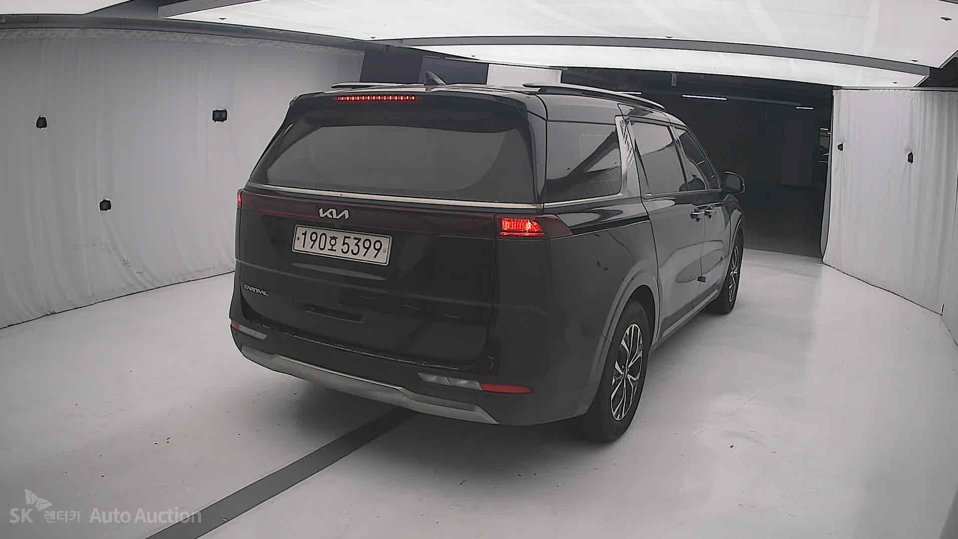 2023 - kia carnival