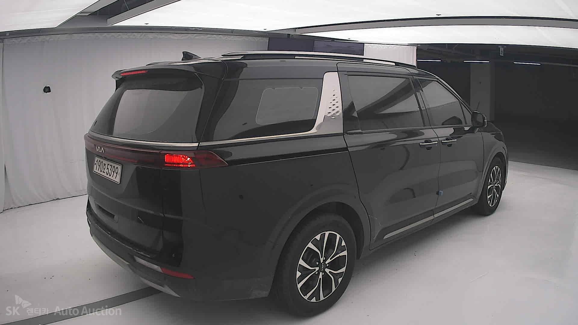 2023 - kia carnival