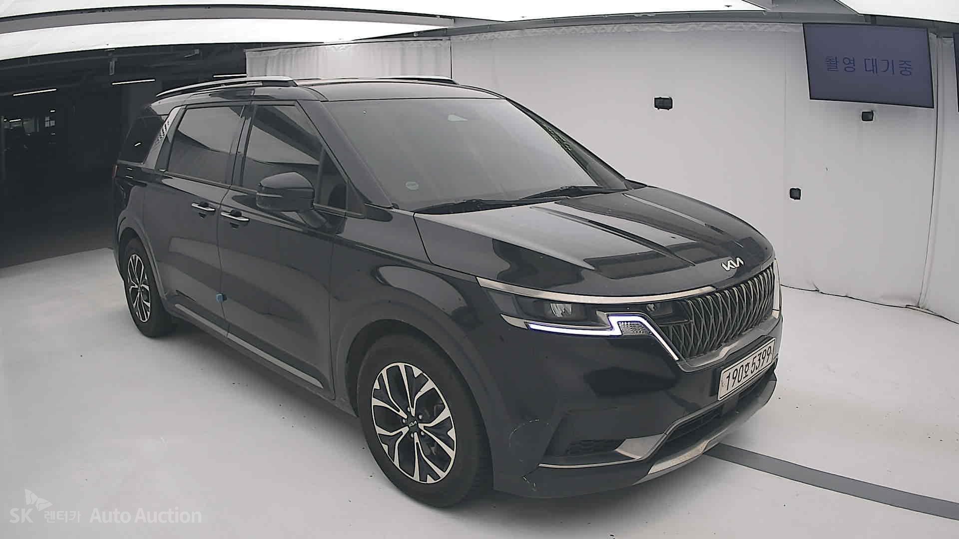 2023 - kia carnival