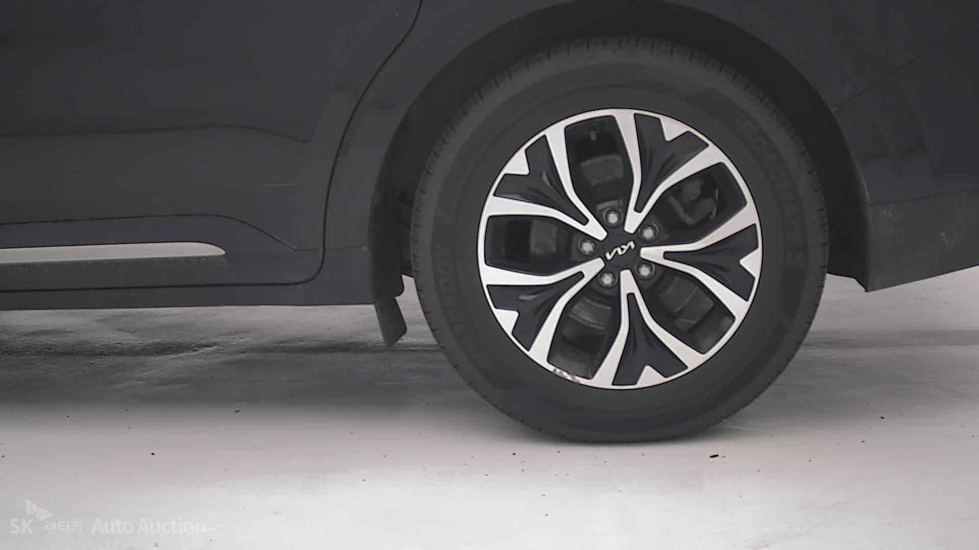 2023 - kia carnival