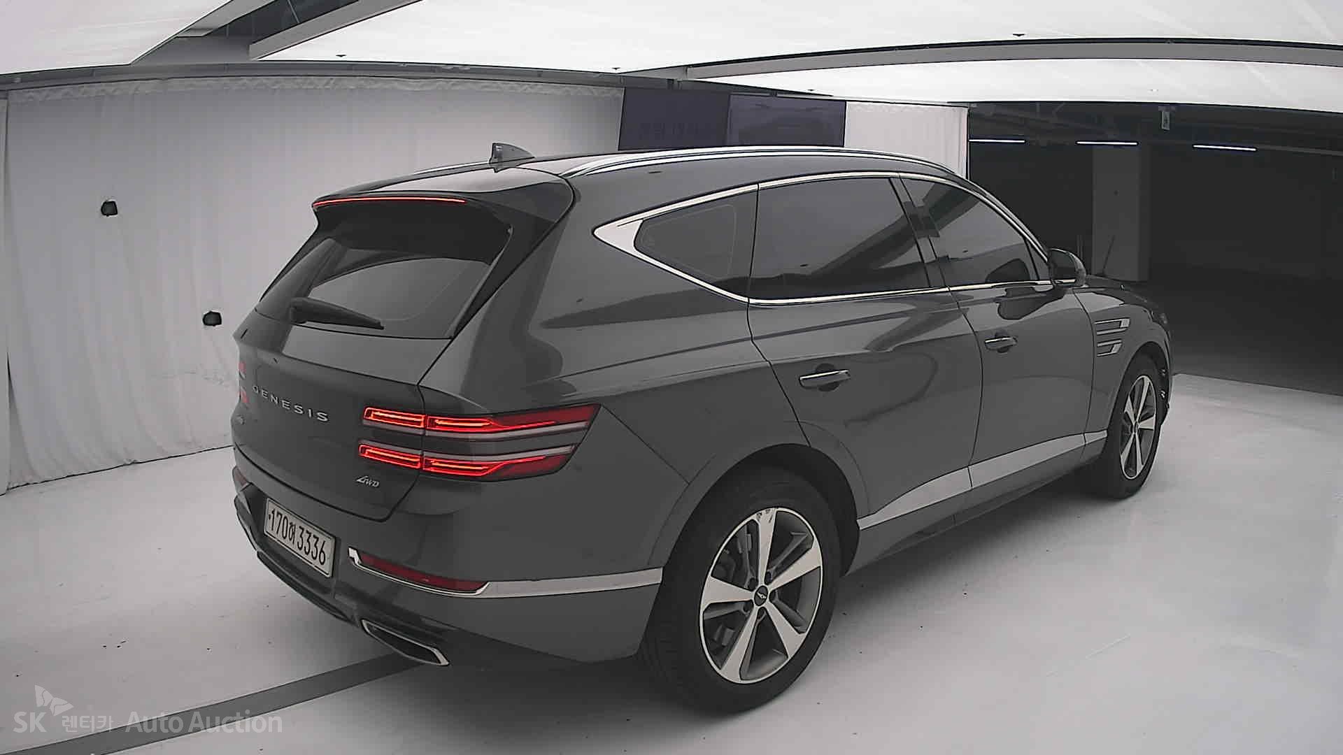 2021 - genesis gv80