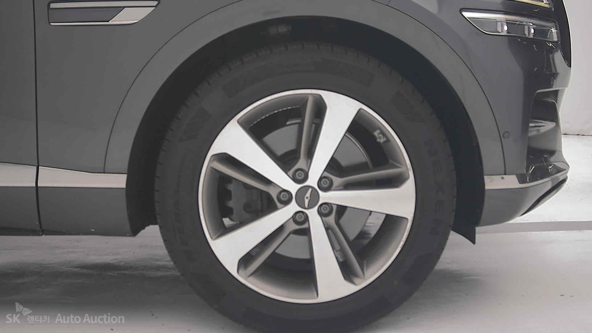 2021 - genesis gv80