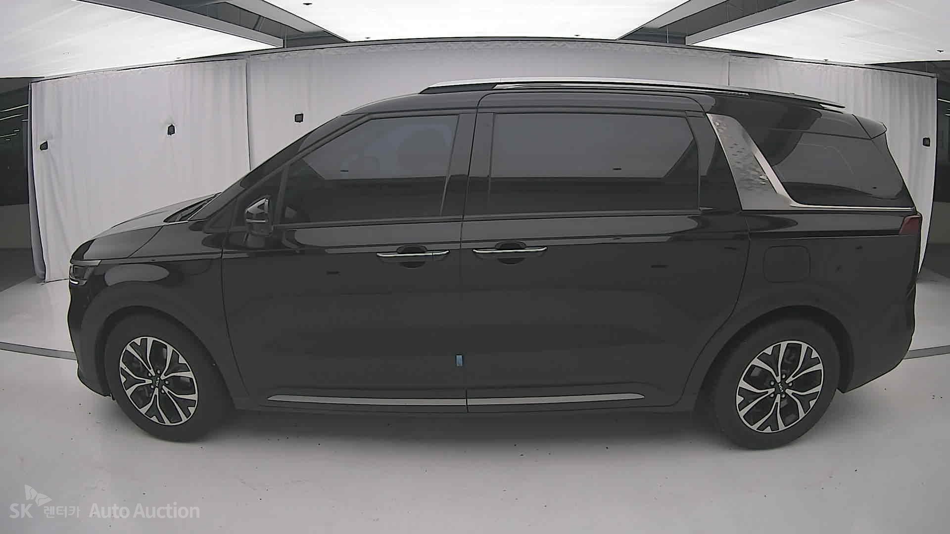 2023 - kia carnival