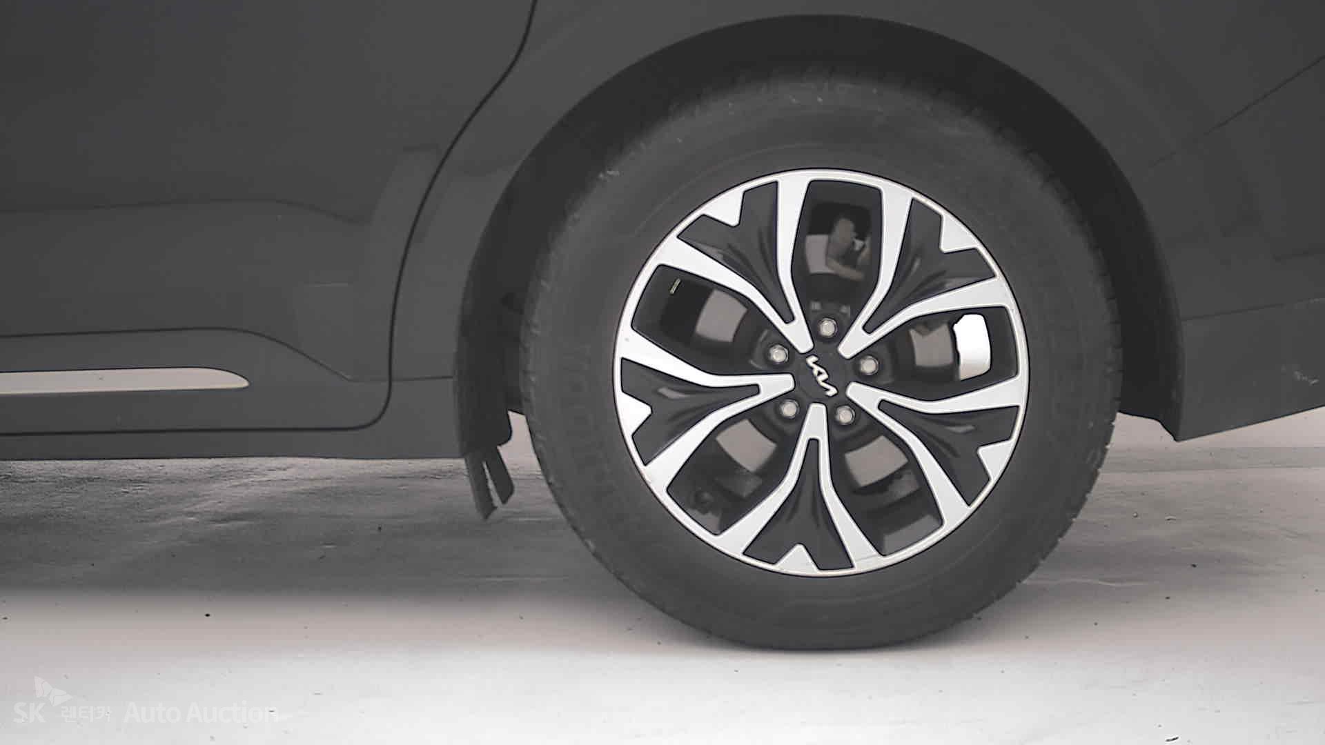 2023 - kia carnival