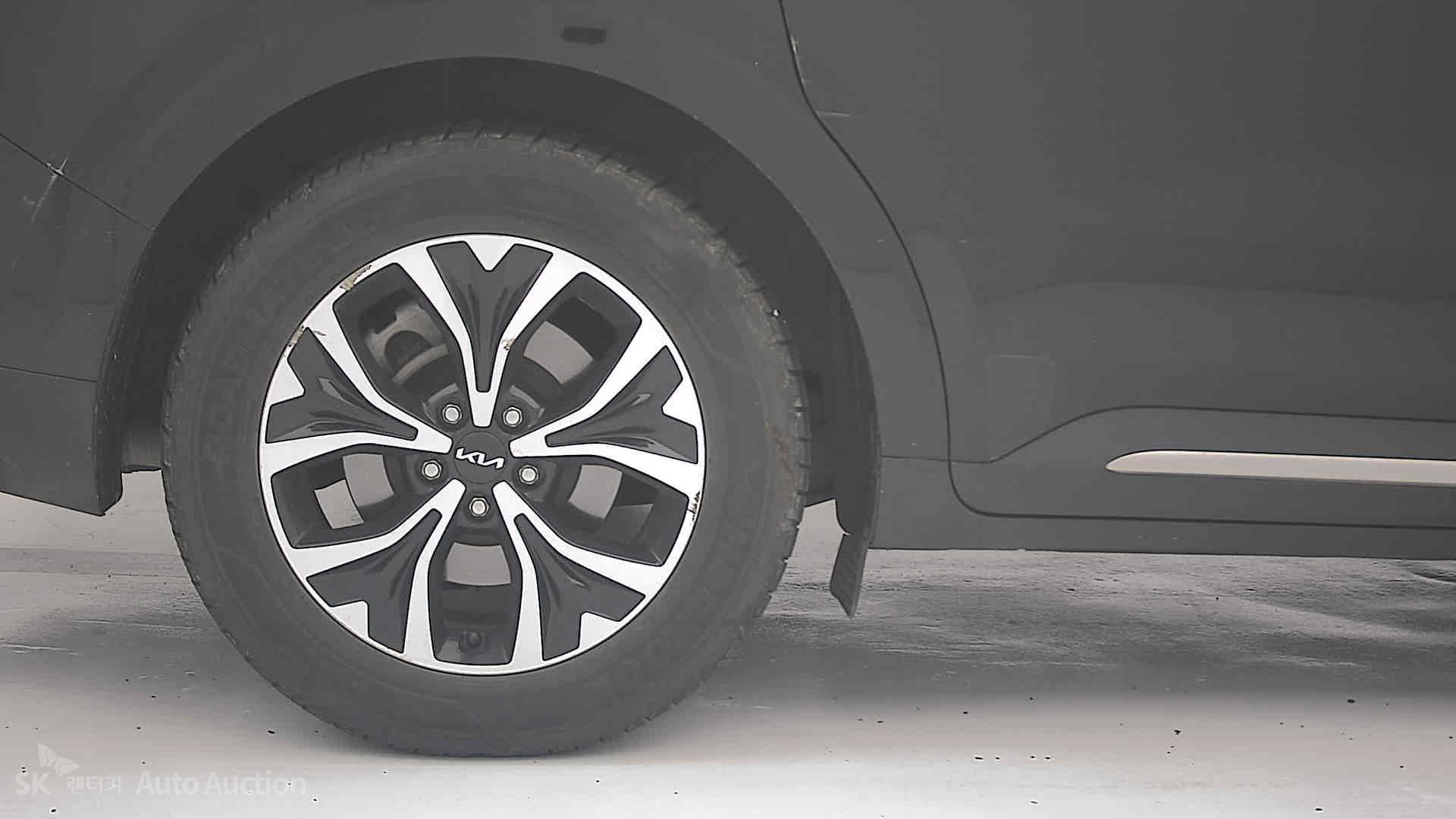 2023 - kia carnival