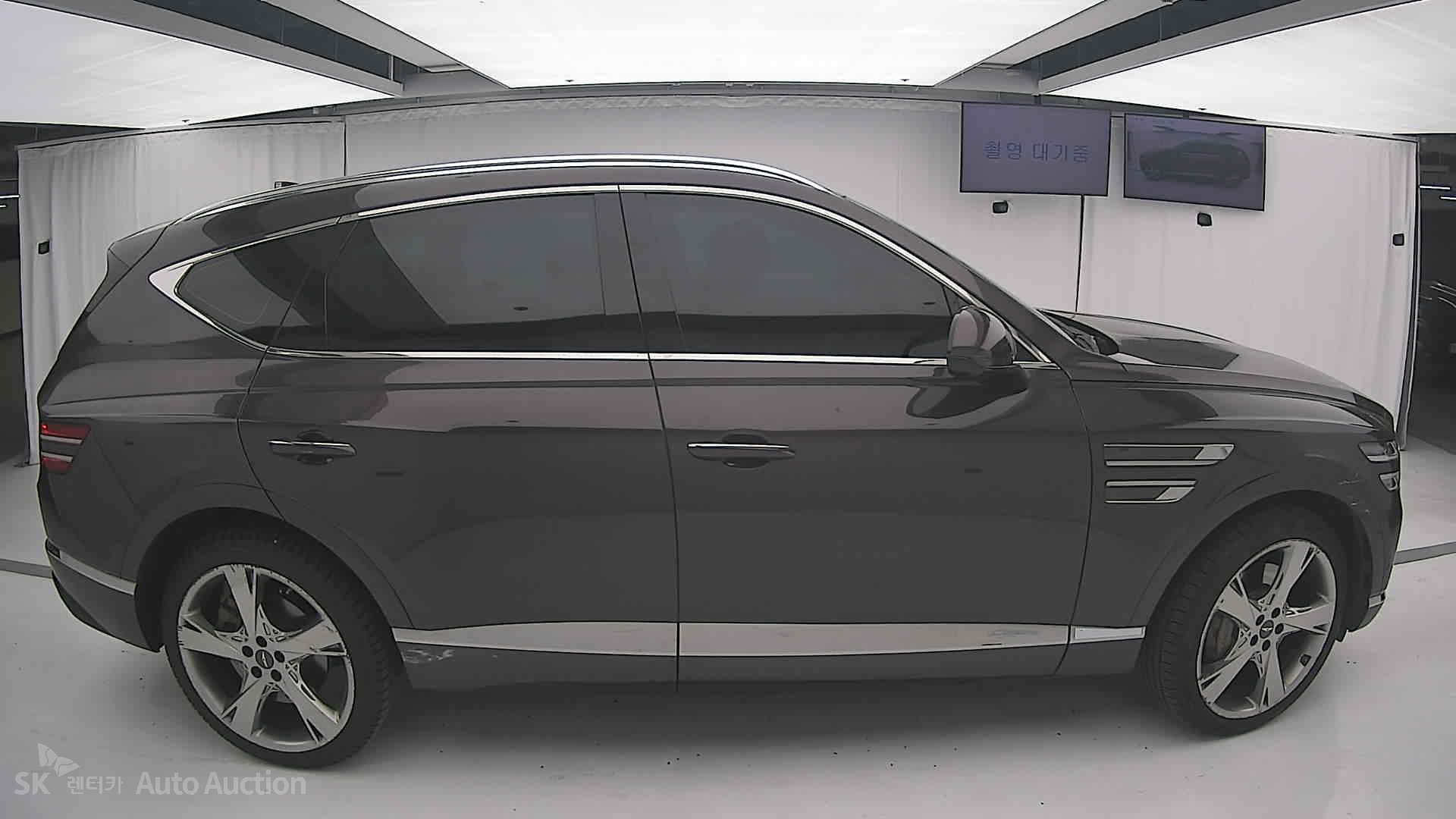 2022 - genesis gv80