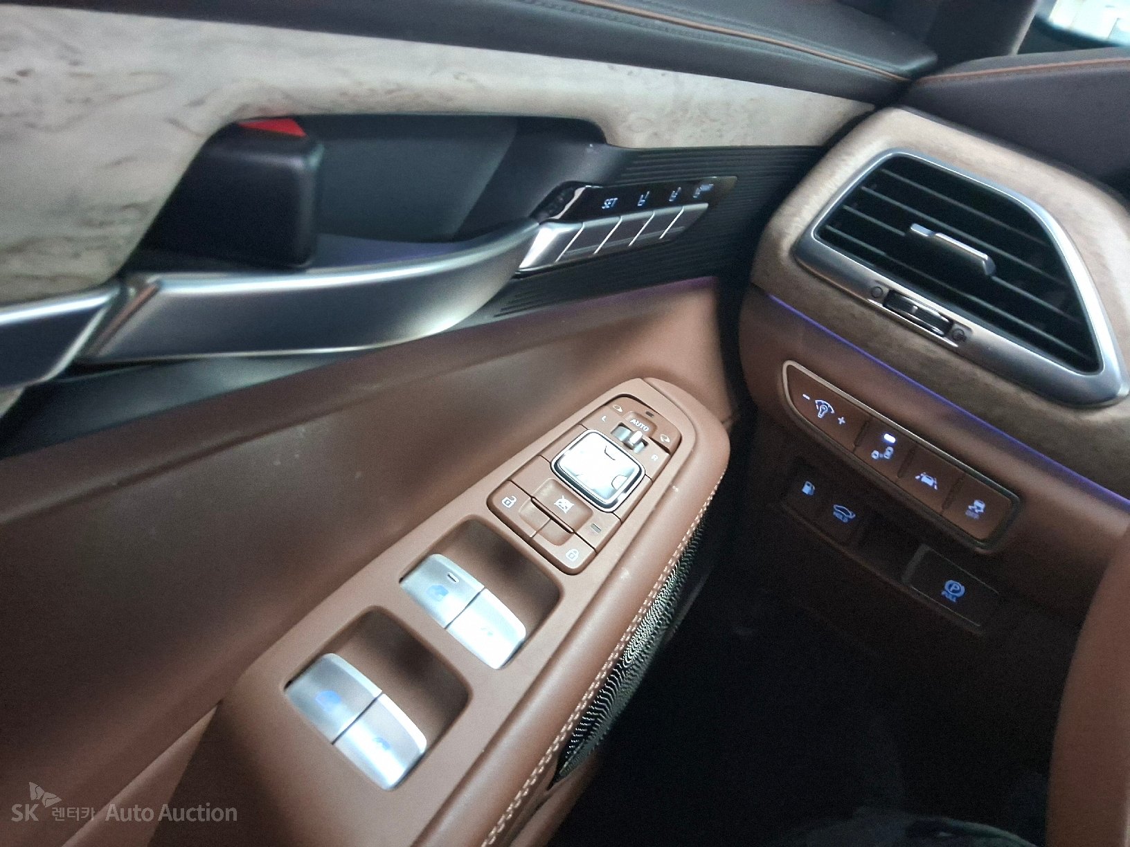 2021 - genesis g90