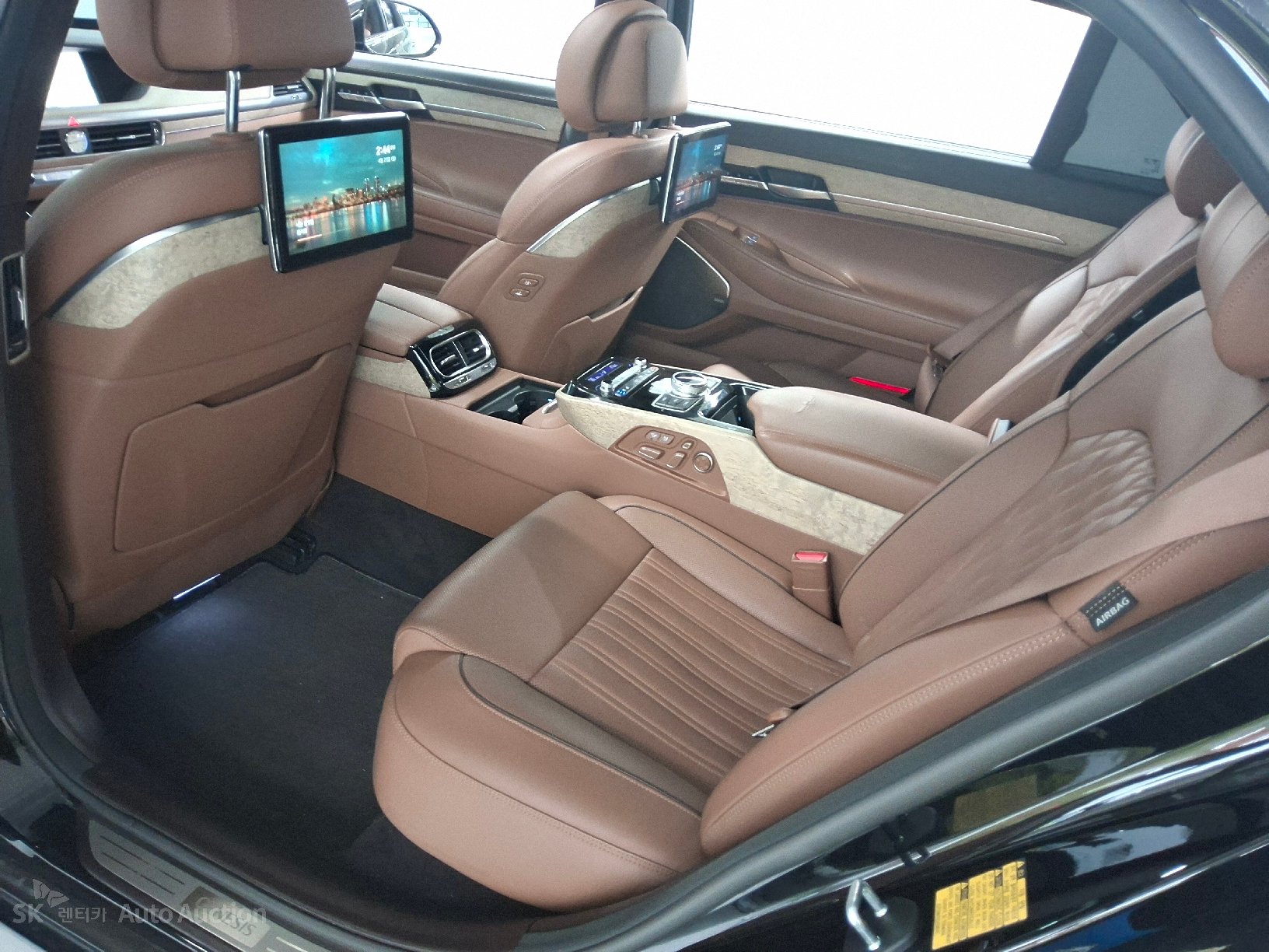 2021 - genesis g90