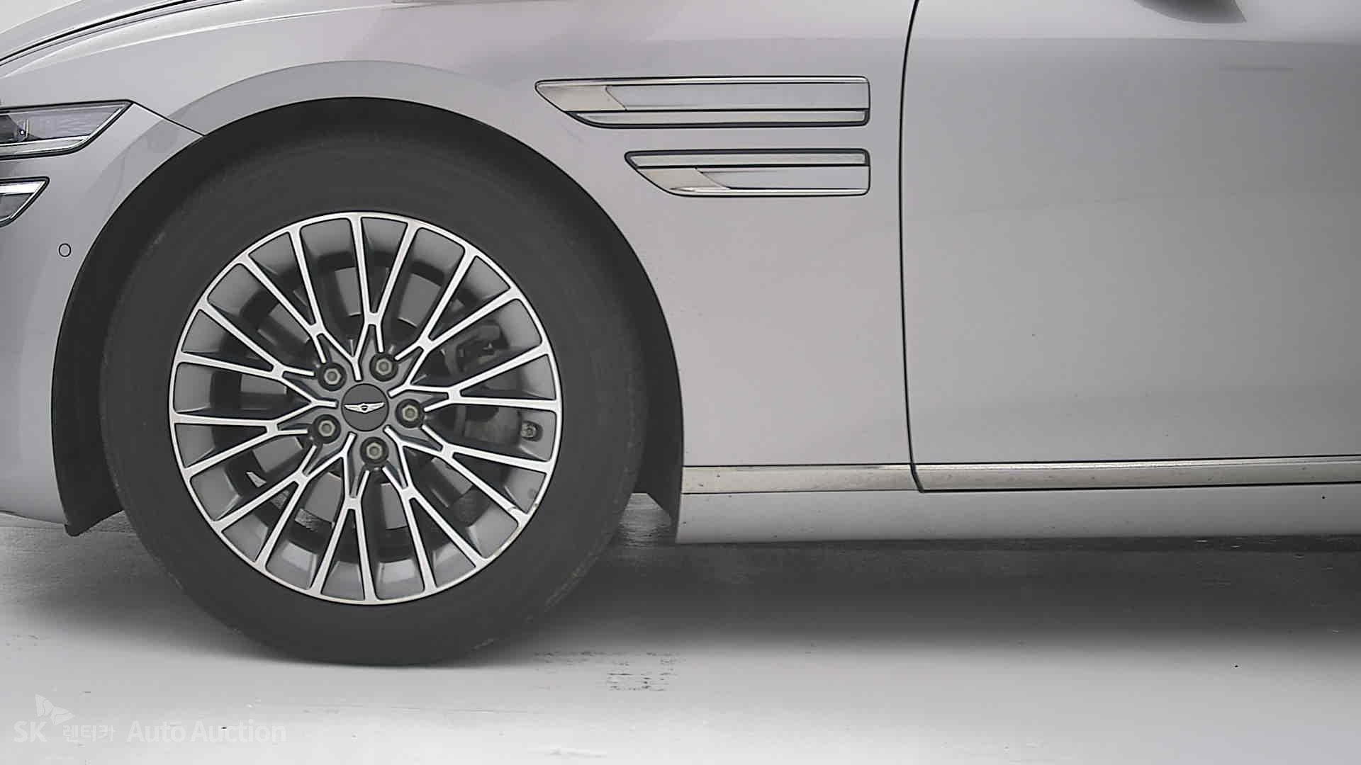 2022 - genesis g80