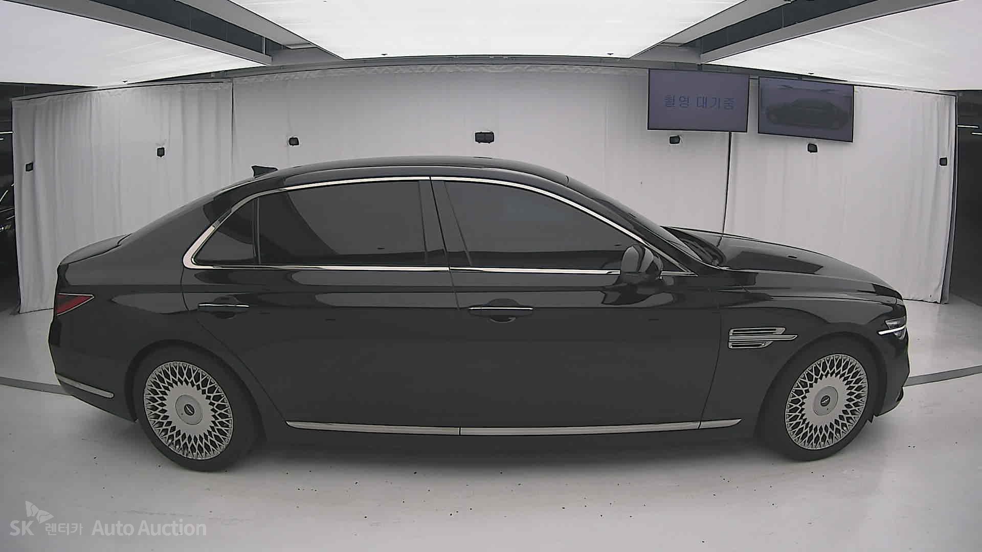 2021 - genesis g90