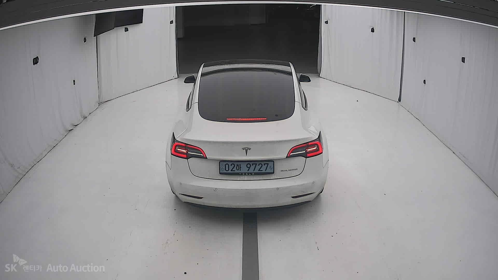 2022 - tesla model 3