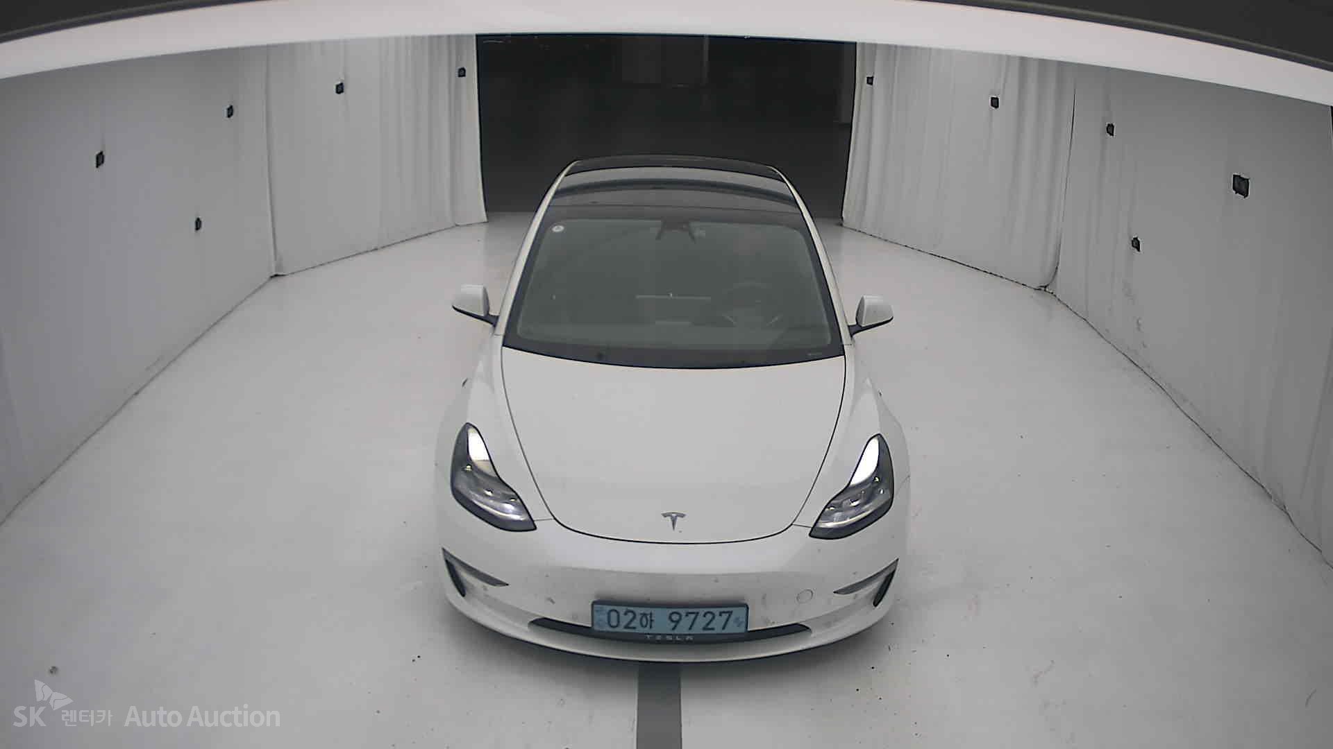 2022 - tesla model 3