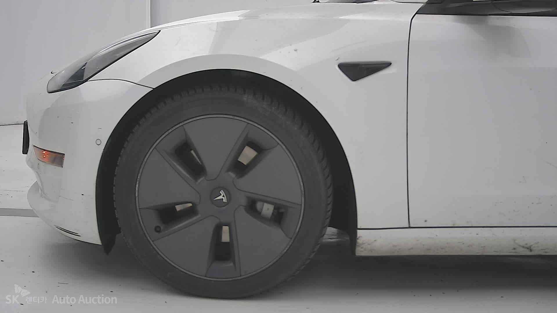 2022 - tesla model 3