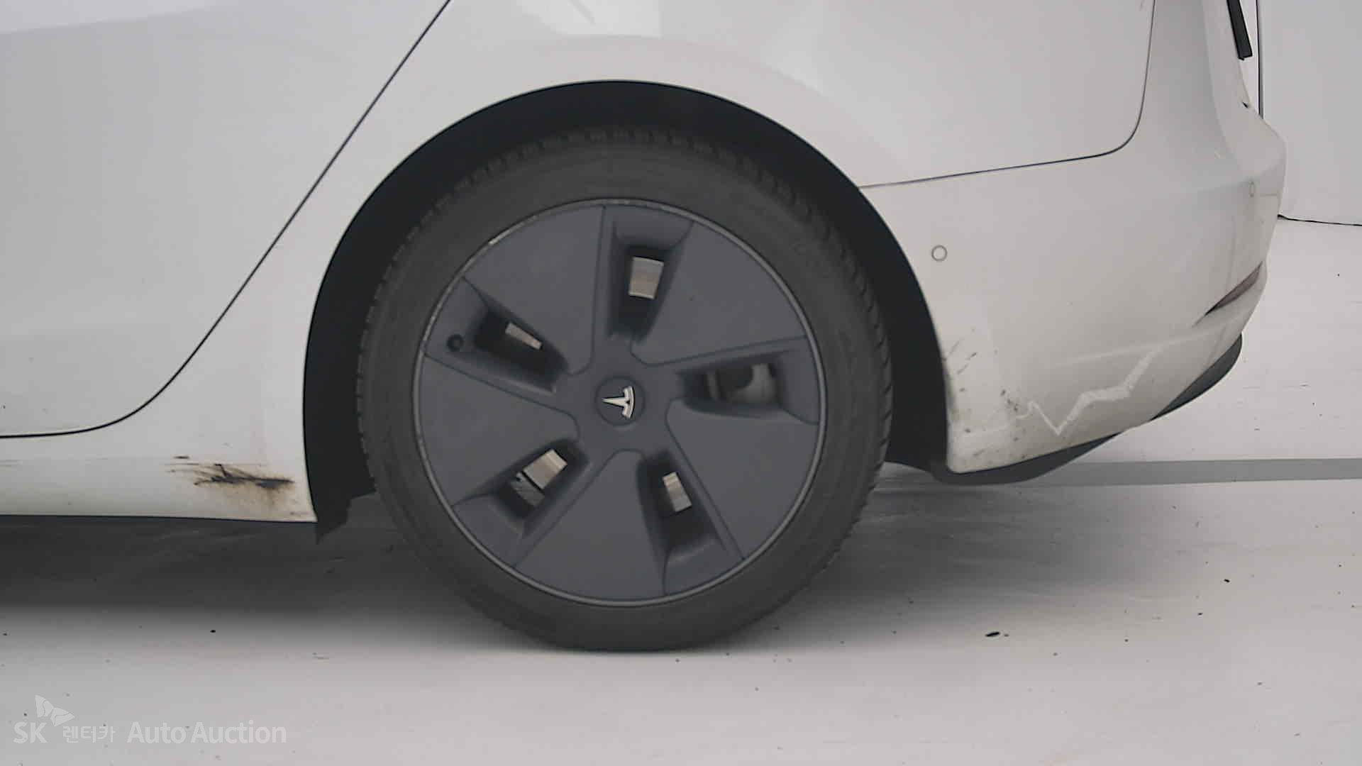 2022 - tesla model 3