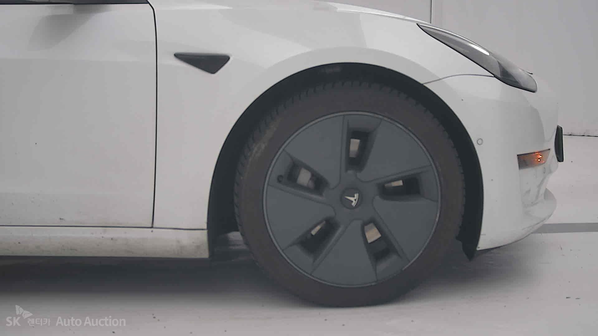 2022 - tesla model 3