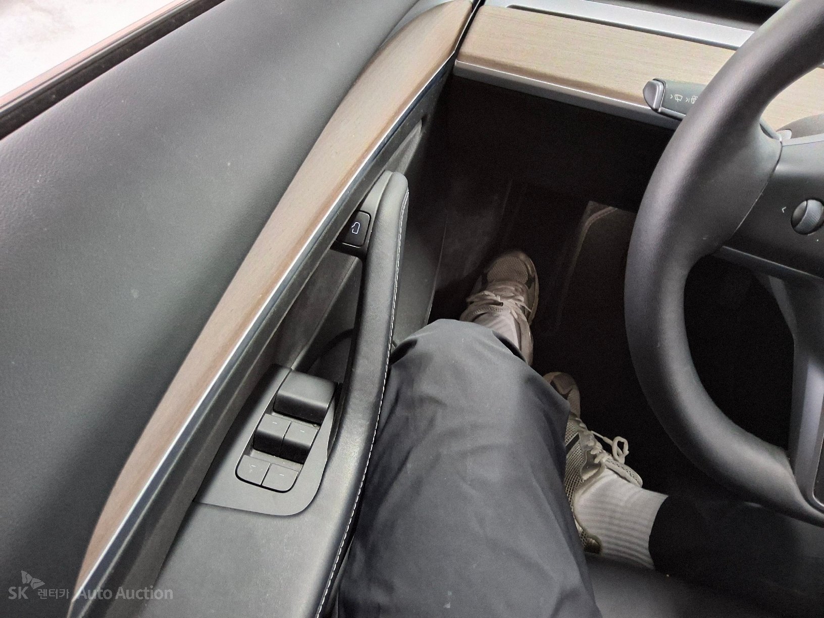 2022 - tesla model 3