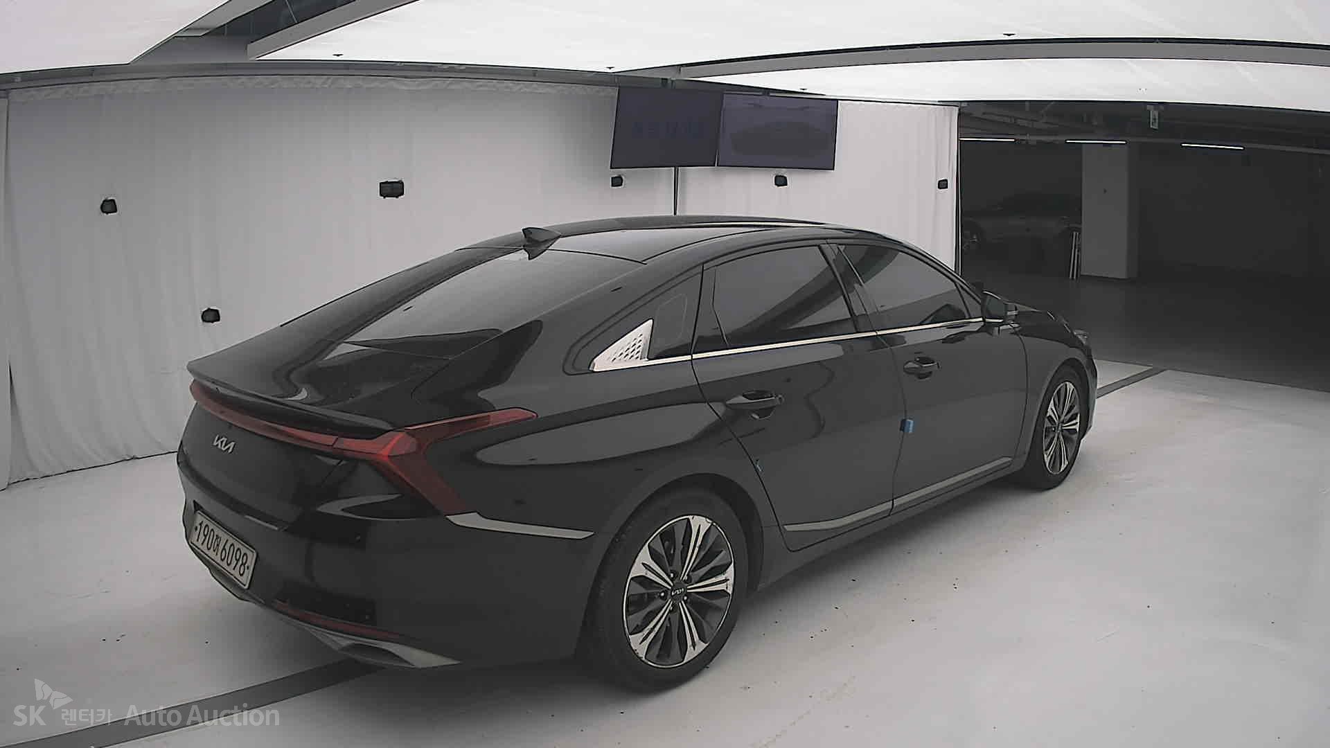 2022 - kia k8