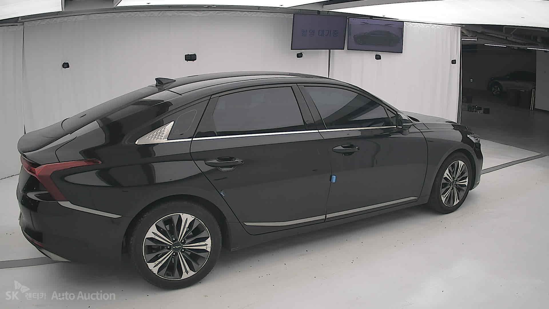 2022 - kia k8