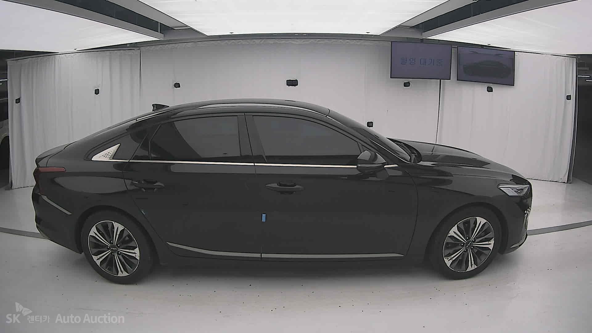 2022 - kia k8