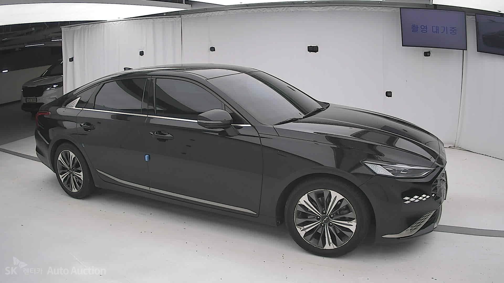 2022 - kia k8