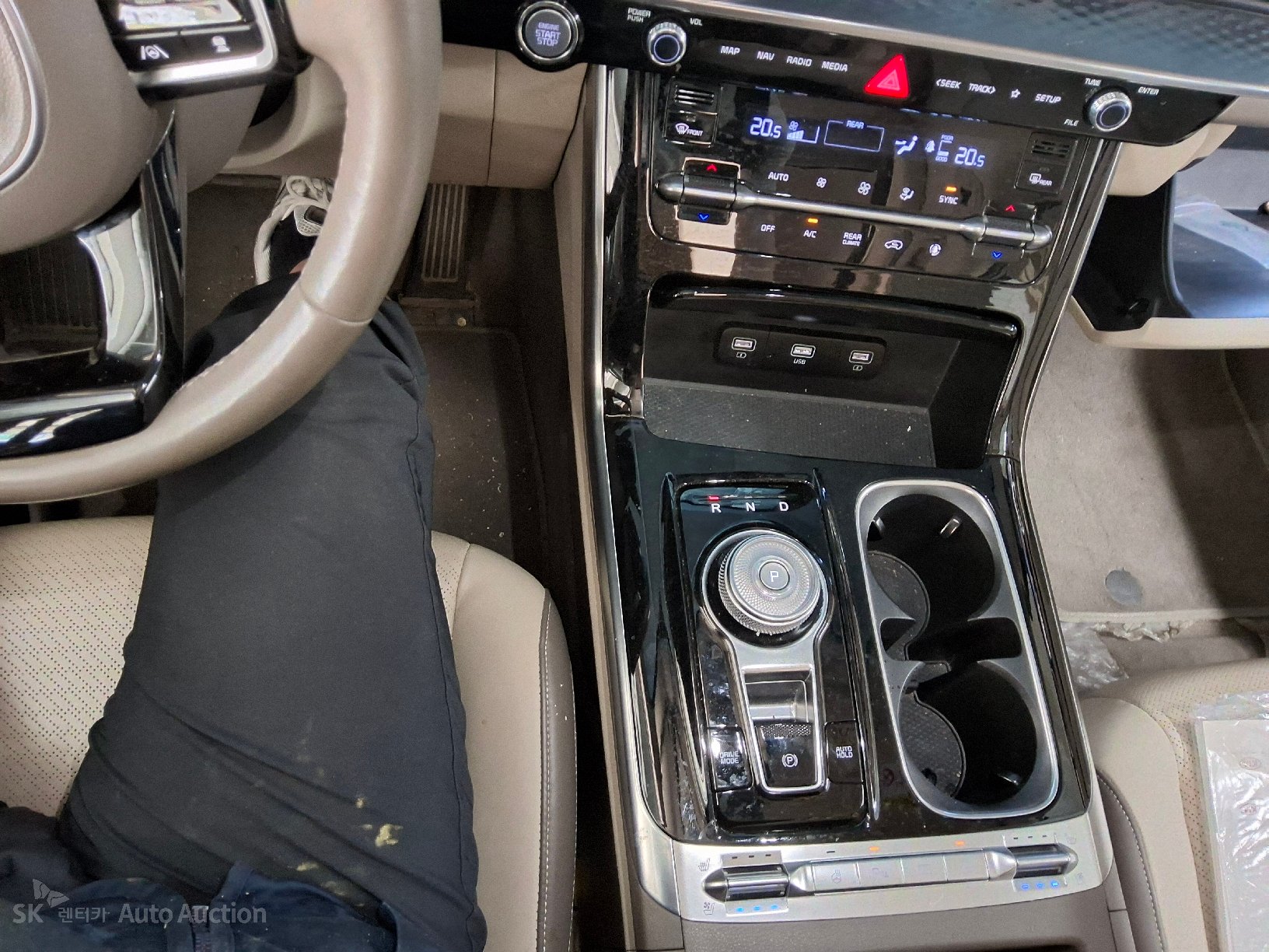 2021 - kia carnival