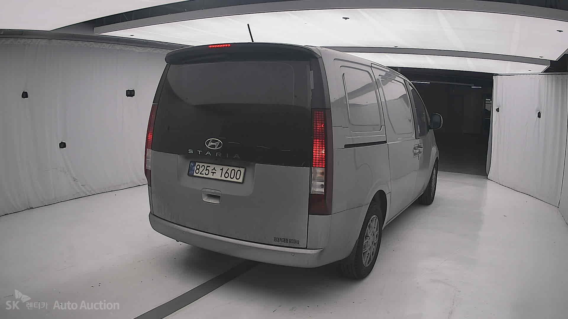 2023 - hyundai staria