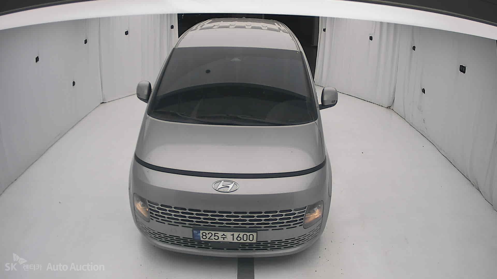2023 - hyundai staria
