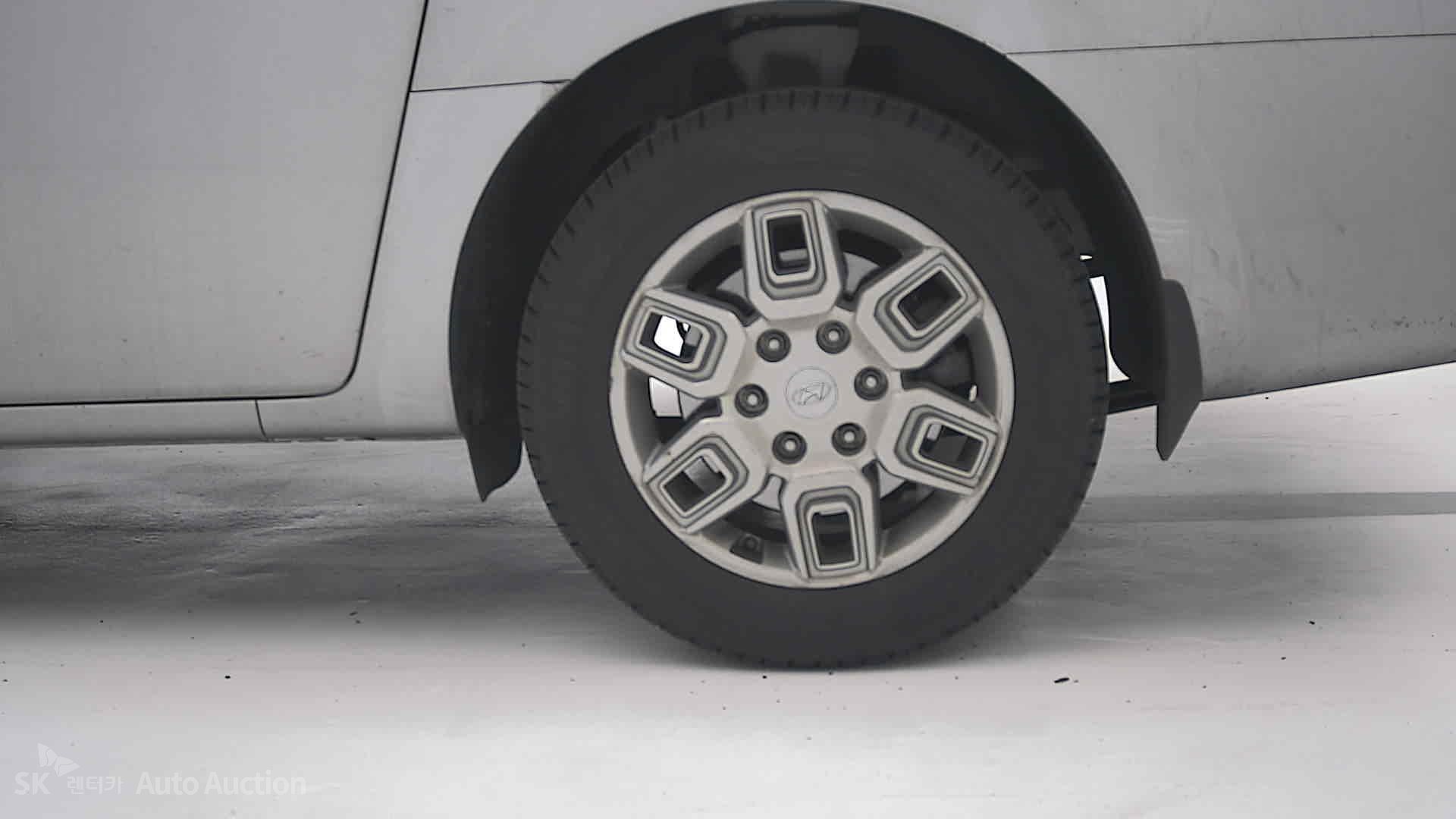 2023 - hyundai staria