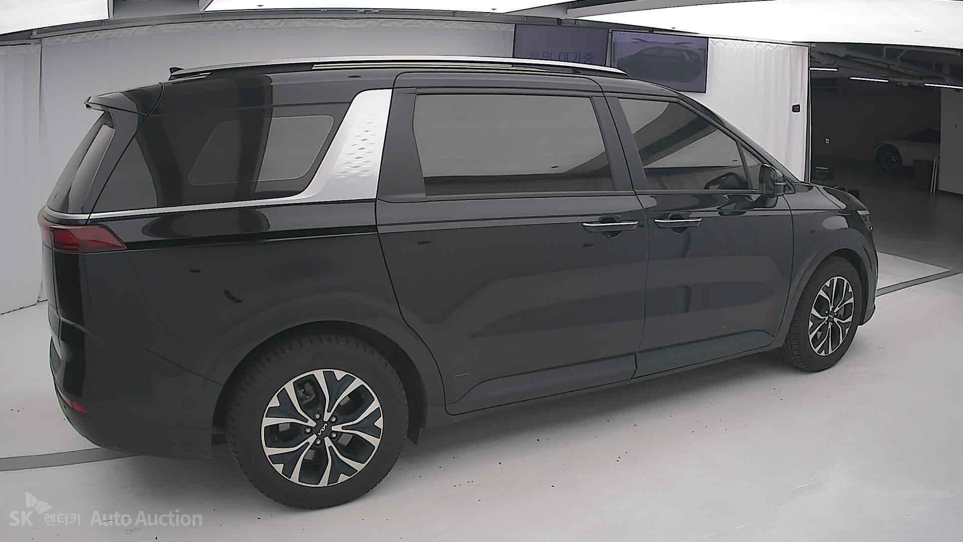 2023 - kia carnival