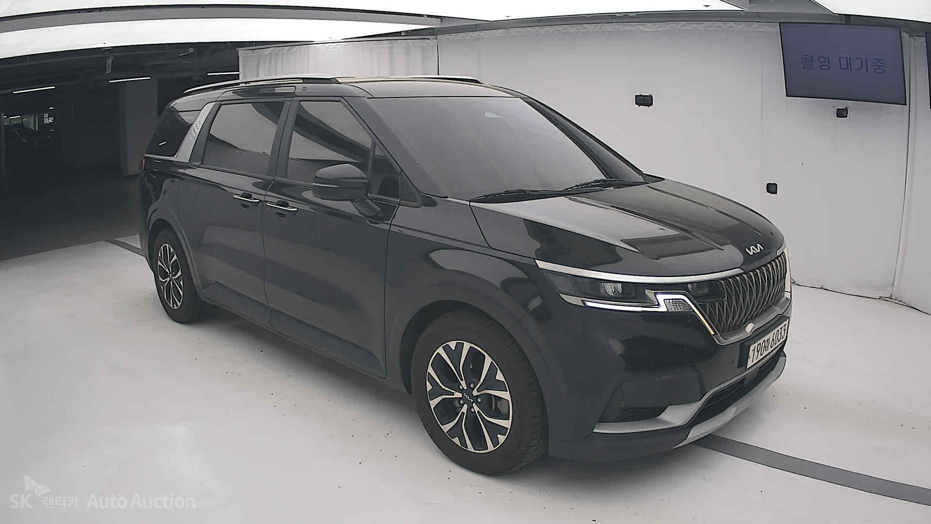 2023 - kia carnival