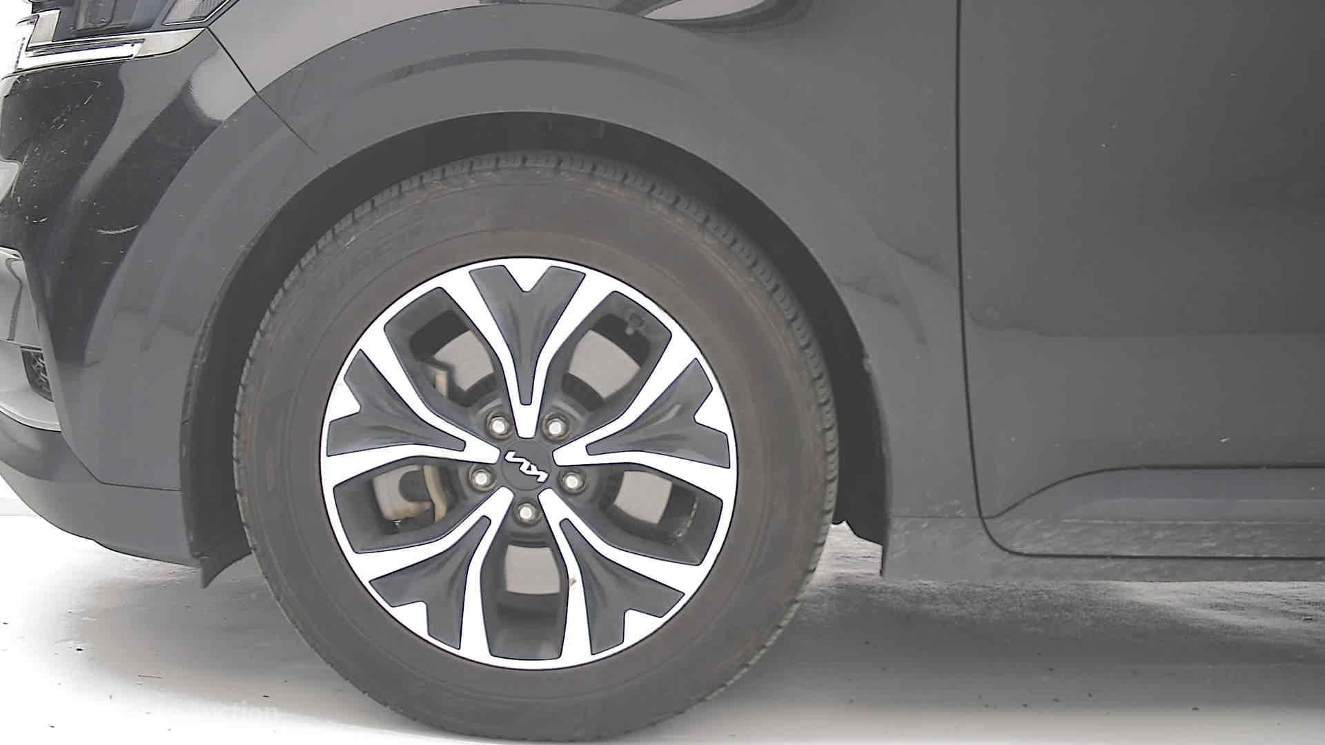 2023 - kia carnival