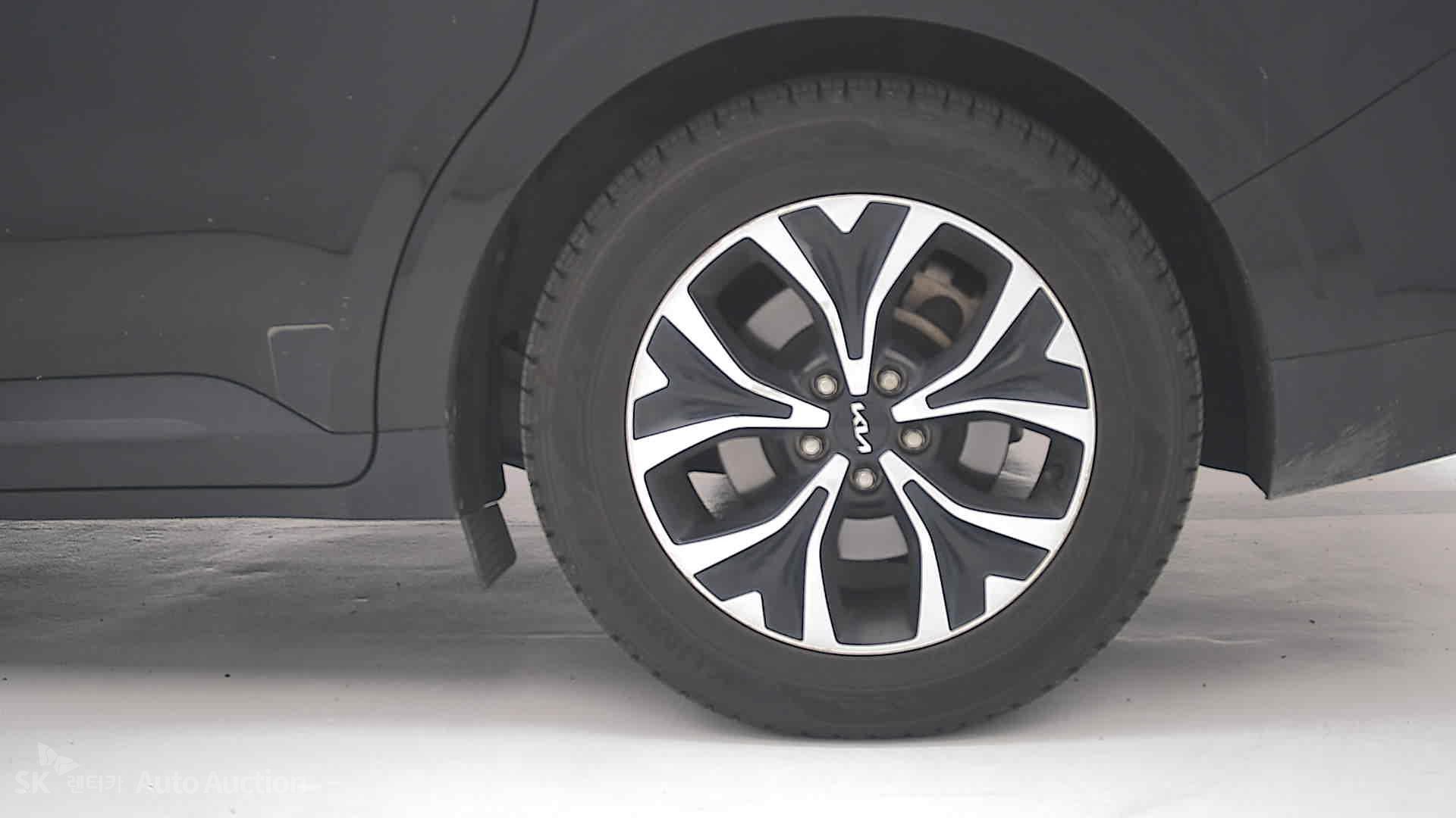 2023 - kia carnival