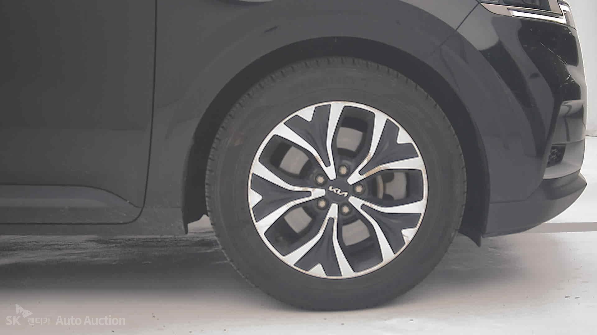 2023 - kia carnival