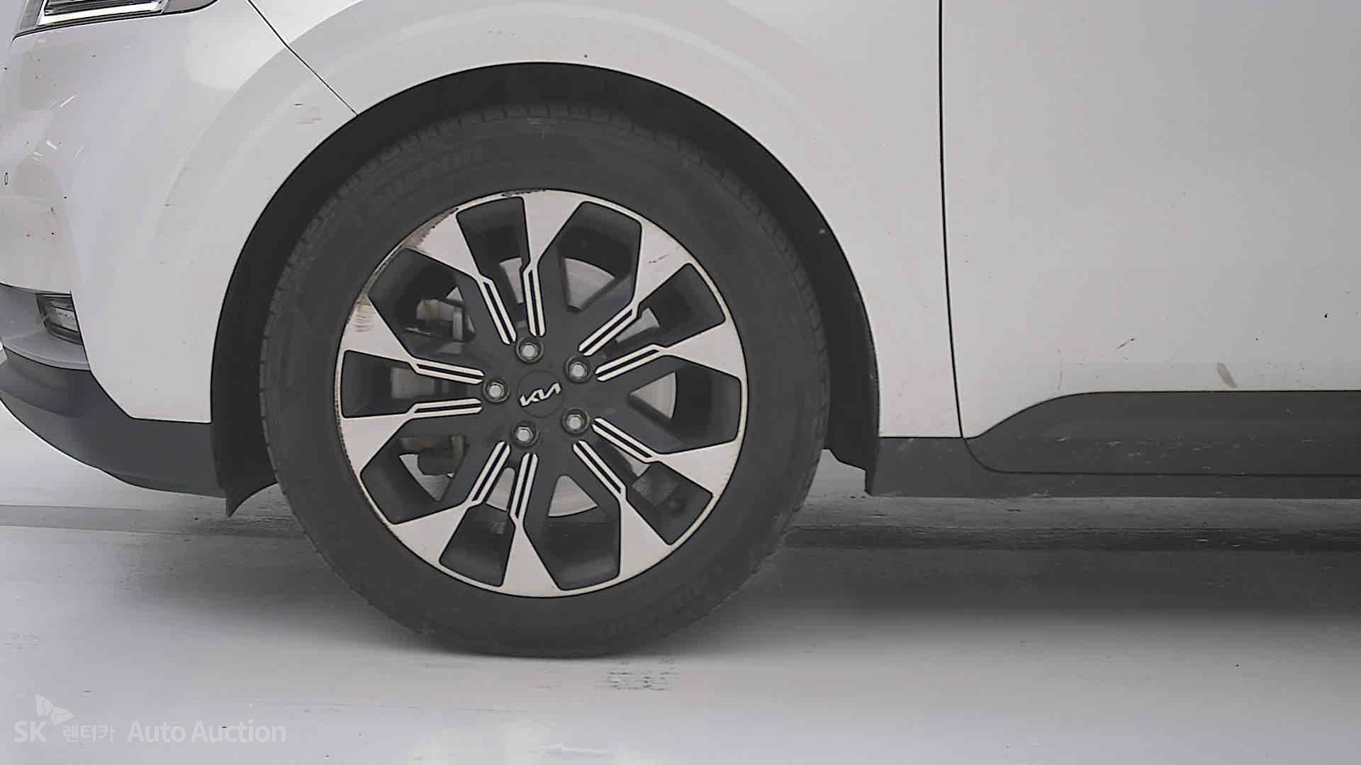 2023 - kia carnival